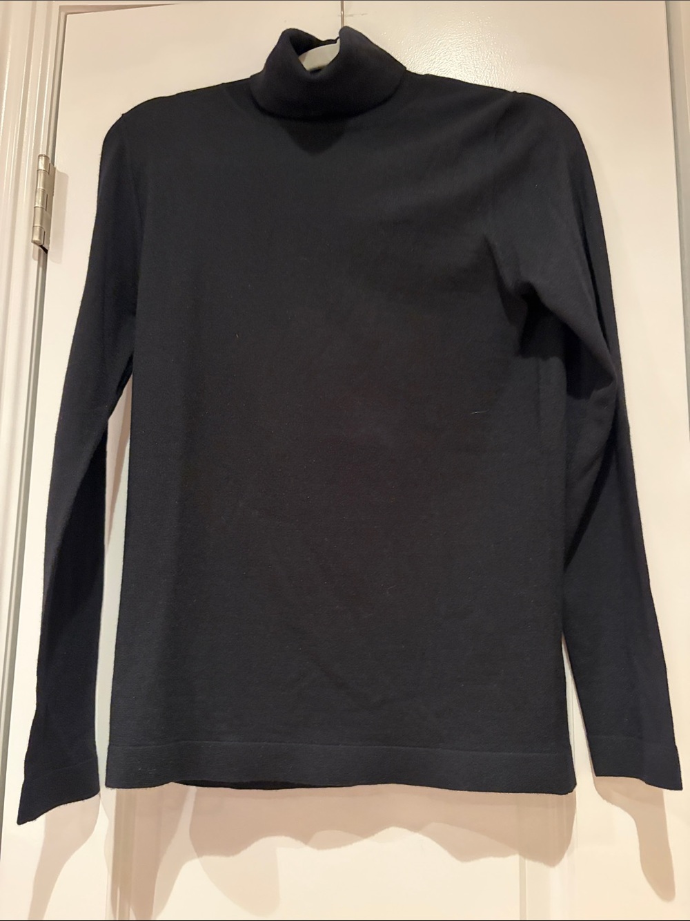 NWOT Neiman Marcus Women’s Black Cashmere Turtleneck Sweater